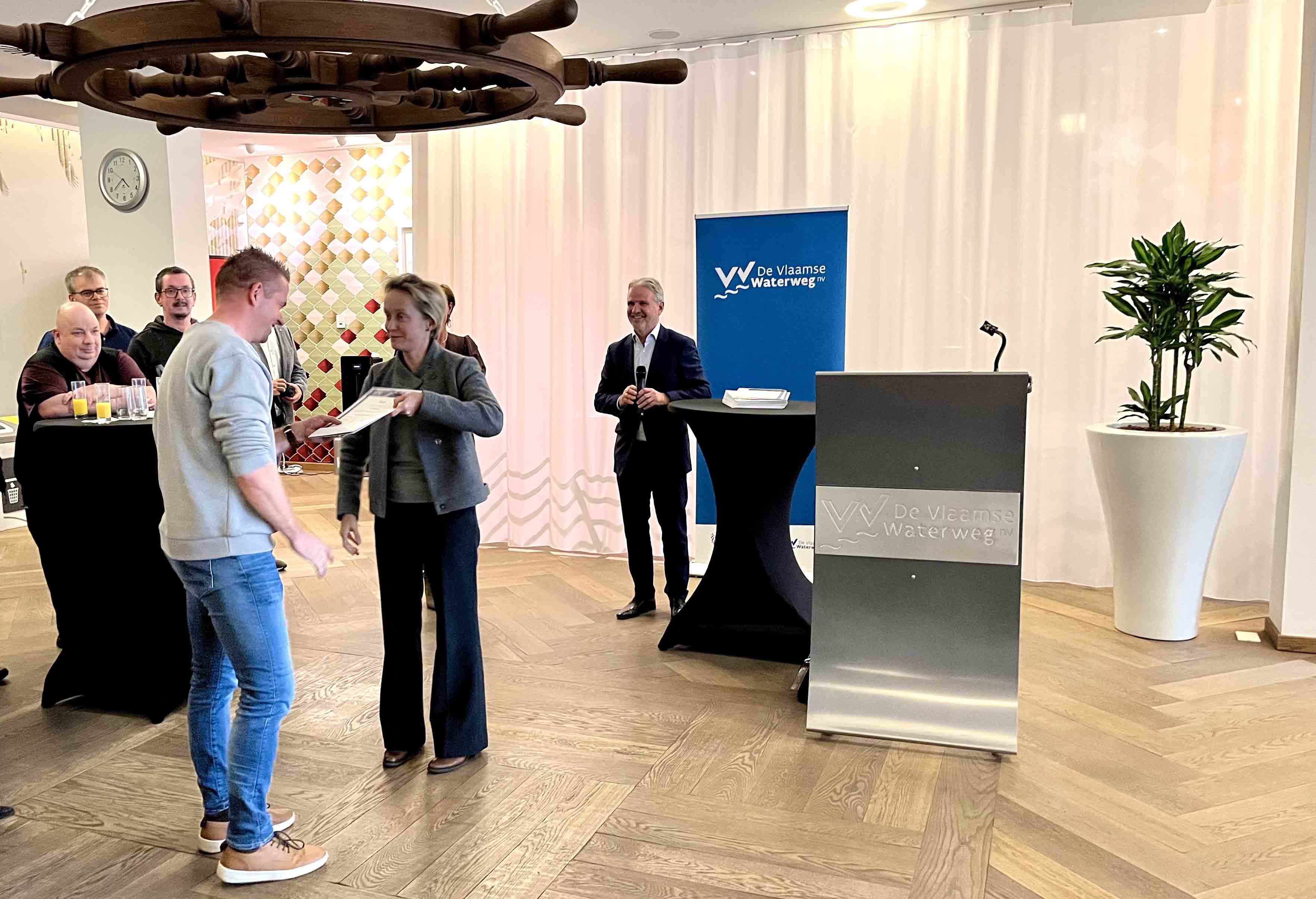 Diploma-uitreiking opleiding brug- en sluisoperator